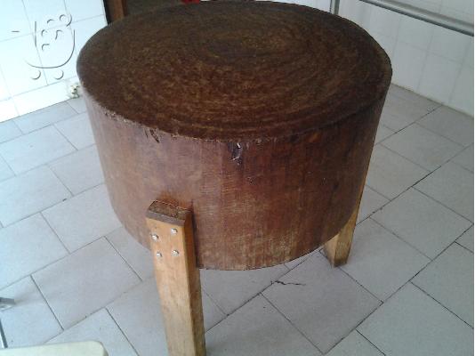 PoulaTo: exoplismos kreopoleioy