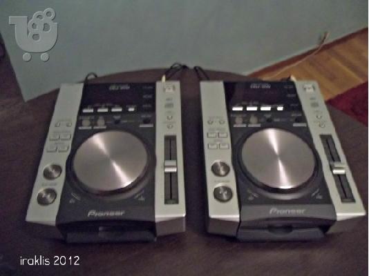 PoulaTo: Pioneer CDJ 200