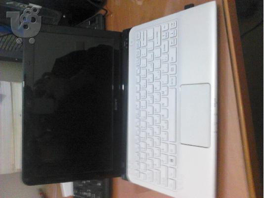 Sony VAIO E11 Series SVE11125CXW 11.6-Inch Laptop