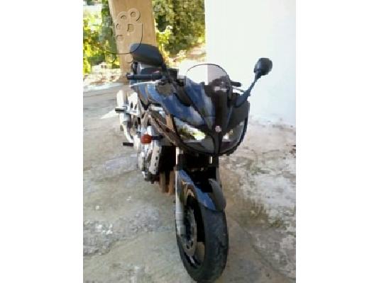 PoulaTo: YAMAHA FZS 1000 Fazer '01