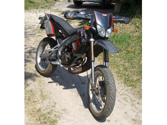 PoulaTo: DERBI Senda 50 SM DRD '01