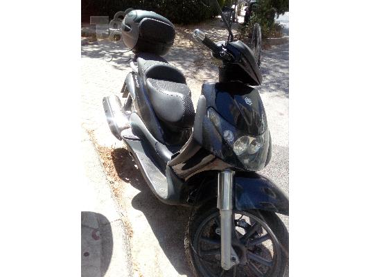 PoulaTo: PIAGGIO Beverley 500 €3 '07