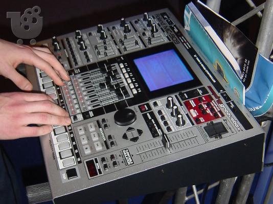 Roland MC909 Sampling Groove box.