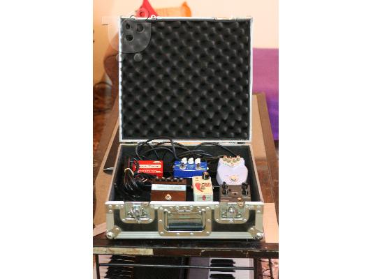 πωλουνται πεταλια κιθαρας-petal board-hard case