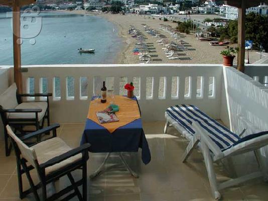 Πωλειται πετροχτιστη δυοροφος κατοικια μπροστα στην αμμουδια του μπατσ...
