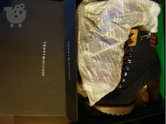 Tommy Hilfiger mpotakia
