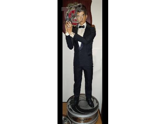 PoulaTo: James bond
