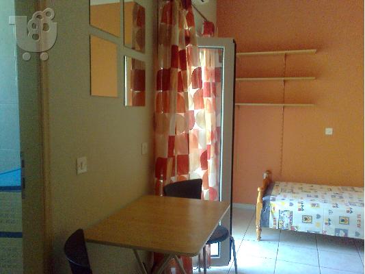 PoulaTo: ΕΝΟΙΚΙΑΖΕΤΑΙ ΓΚΑΡΣΟΝΙΕΡΑ