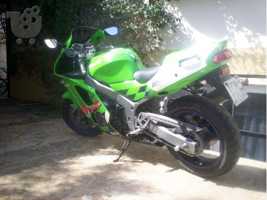 KAWASAKI Ninja ZX-6R 