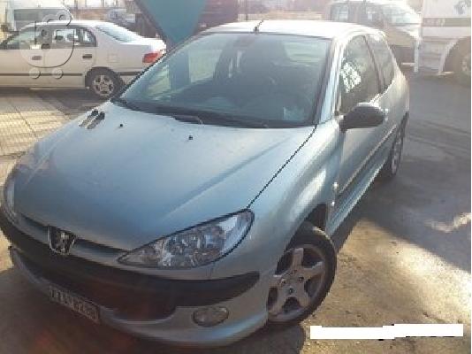 PoulaTo: PEUGEOT 206 '02