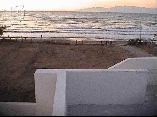 Ενοικιάζεται παραθαλάσσιο επαγγελματικό κτήριο