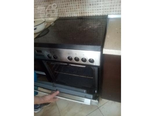 Διάφορες ηλεκτρικές συσκευές και έπιπλα