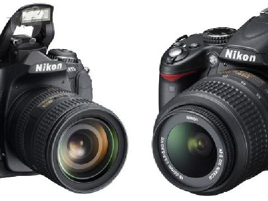 ΠΩΛΕΙΤΑΙ NIKON D3000