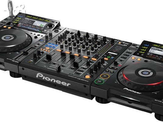 PoulaTo: 2X Pioneer CDJ-2000 Nexus & DJM-900 Nexus