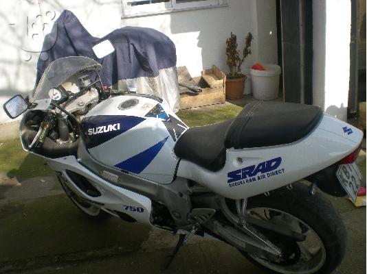 SUZUKI GSX-R 750 