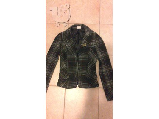 ΣΑΚΑΚΙ ΚΑΡΩ ΜΕ ΦΟΔΡΑ ΚΑΙ ΚΑΡΦΙΤΣΑ ΣΤΟ ΠΕΤΟ SIZE SMALL