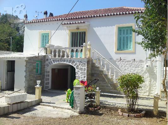 PoulaTo: Σπέτσες μονοκατοικία