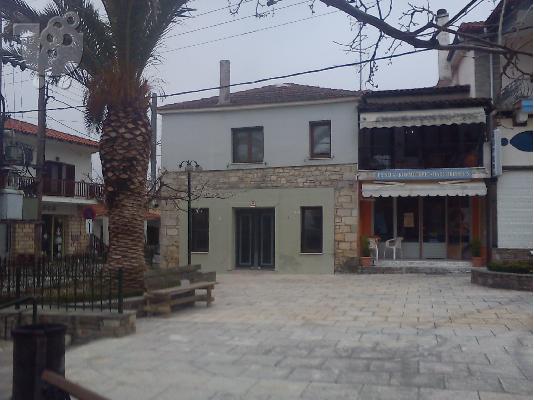 Νοικιάζεται  κατάστημα    στην Καλανδρα Χαλκιδικής...