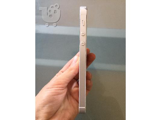 iPhone 5  S 16   GB Silver White Factory Unlocked USED