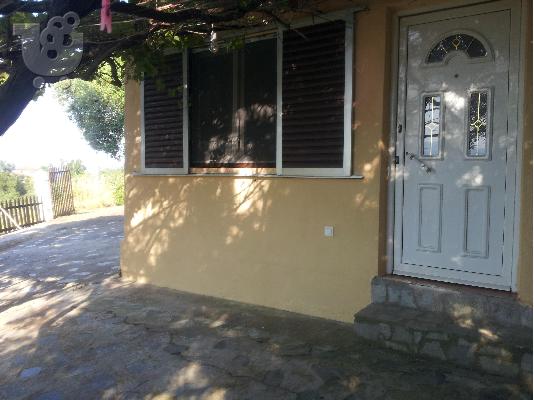 Μονοκατοικια 50τ.μ με 500τ.μ κτήμα 150μ απο τη θαλασσα