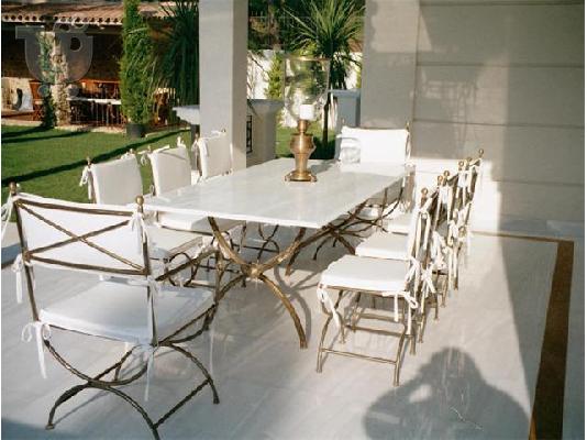 sezlong coffee tables σαλονια επιπλα κηπου ομπρελες φωτιστικα βεραντας πισινας εξοχης ηλια...
