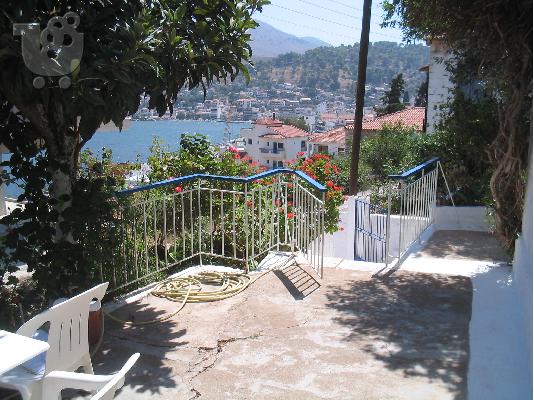 Ανακαινισμένη και επιπλωμένη πέτρινη μονοκατοικία στην Αμφιλοχία με μεγάλο κήπο...