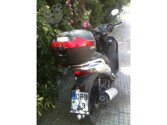 SUZUKI UX 125/150 SIXteen 