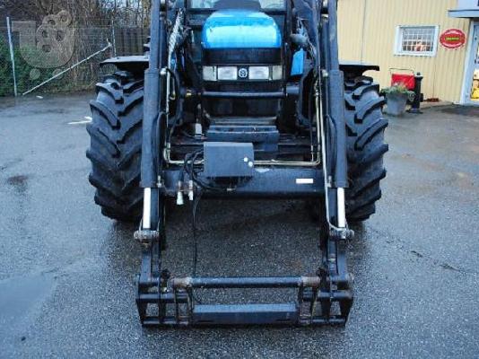 2002 New Holland TM150