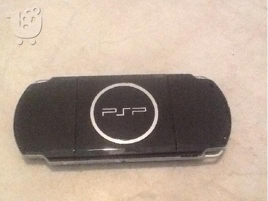 PSP 2000 (plus 3 games)