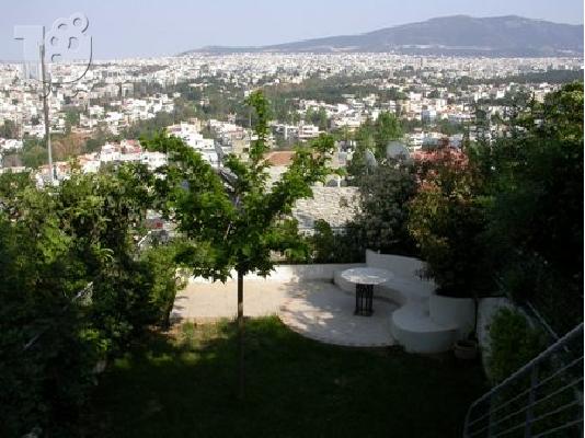 PoulaTo: ΜΕΖΟΝΕΤΑ ΣΤΗ ΦΙΛΟΘΕΗ ΜΕ ΘΕΑ