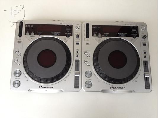 PoulaTo: 2 x Pioneer CDJ 800 MK2