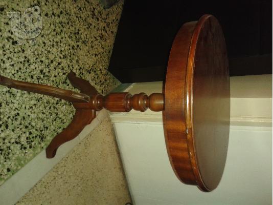 PoulaTo: τραπεζακι στρογγυλο αντικα
