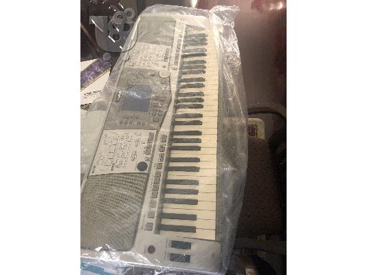 PoulaTo: YAMAHA PSR 550