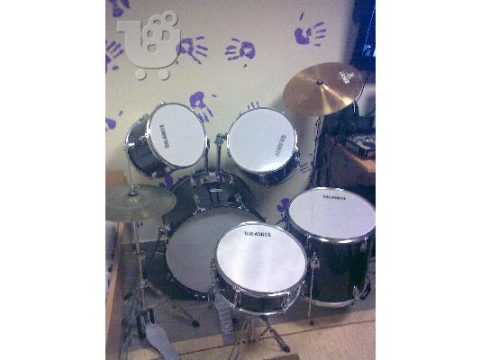 Drums set oloklhromeno 