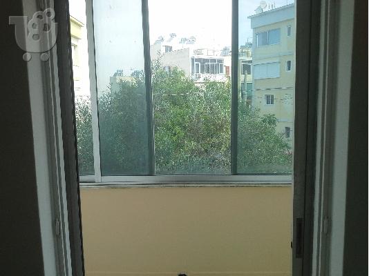 Γκαρσονιερα στον 1οροφο στον καρεα βυρωνα