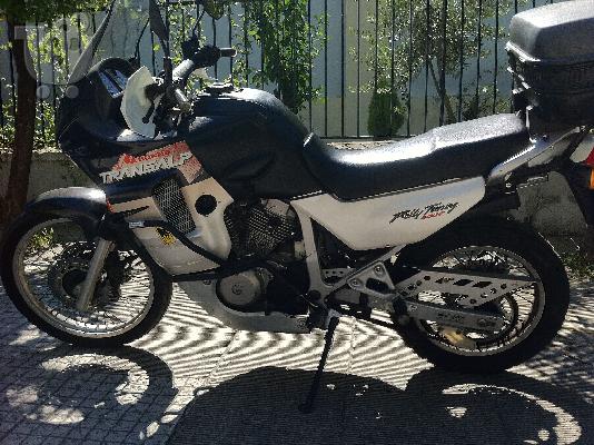 PoulaTo: HONDA XL 600 V Transalp '99