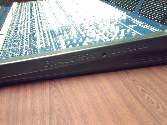 Behringer EURODESK MX9000