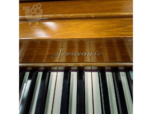 BALDWIN ACROSONIC UPRIGHT PIANO IN LIGHT WALNUT