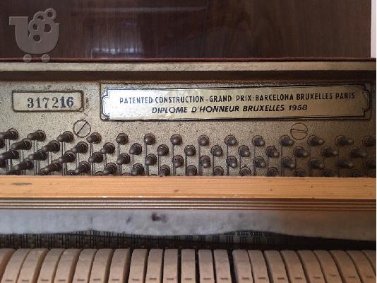 Piano PETROF (1958)