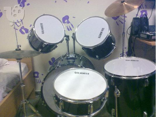 Drums set oloklhromeno 