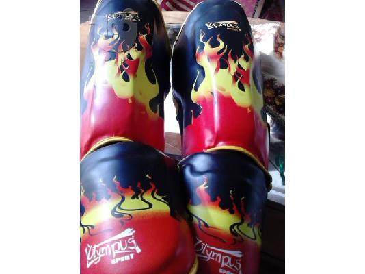 ΕΞΟΠΛΙΣΜΟΣ KICK BOXING