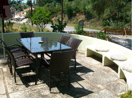PoulaTo: VILLA SKIATHOS