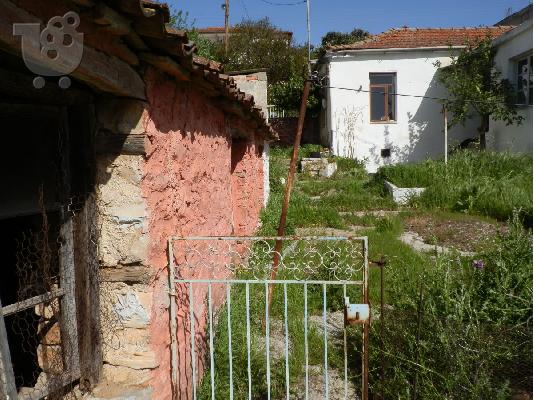 Οικόπεδο με πέτρινη οικία