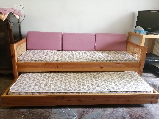 πωλούνται μεταχειρισμένα έπιπλα και τηλεόραση σε άριστη κατάσταση χωρίς φθορές...