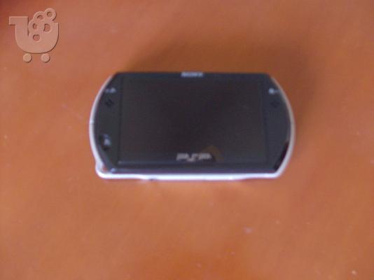 PoulaTo: Psp go black
