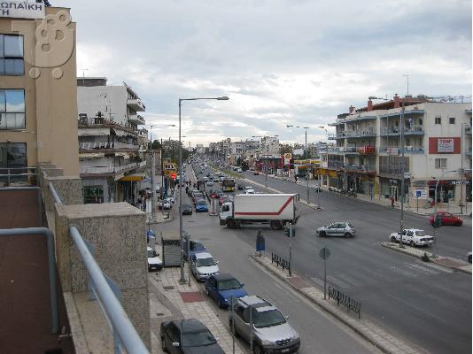 Έξι γραφεία, συνεχόμενα ανά δύο, μαζί ή μεμονωμένα στη Θεσ/νίκη...