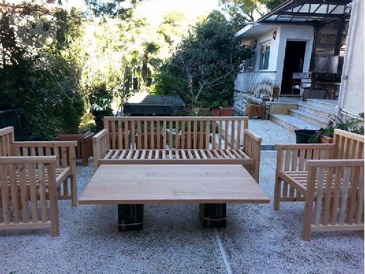 PoulaTo: ξυλινος καναπες και τραπεζι