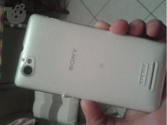PoulaTo: Sony xperia m white