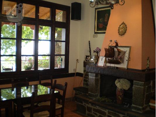 ακίνητο τριών επιπέδων
