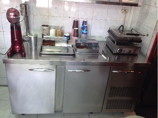 Πωλείται Πωλείται FULL εξοπλισμός για μαγαζί καφέ-τυρόπιτα-κρύα sandwich - € 7.000...